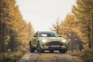 Aston Martin DBX inizio test sviluppo - 6