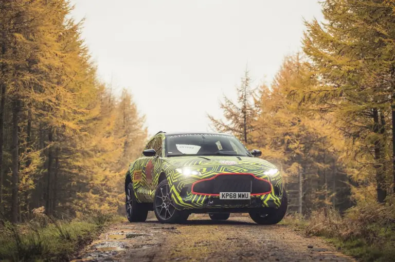 Aston Martin DBX inizio test sviluppo - 6