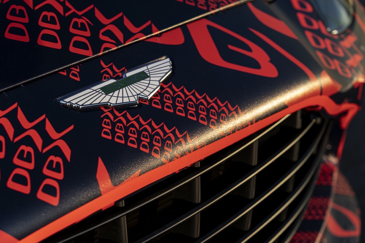 Aston Martin DBX - Pre-produzione
