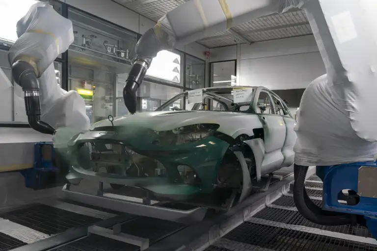 Aston Martin DBX - Produzione - 14