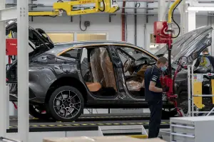 Aston Martin DBX - Produzione - 5