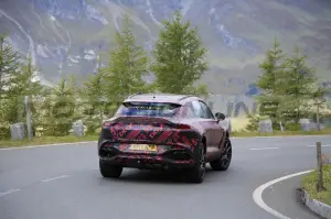 Aston Martin DBX S - Foto Spia 29-09-2021 - 8