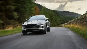 Aston Martin DBX Straight-Six 2022 - Foto ufficiali - 5