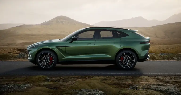 Aston Martin DBX Straight-Six 2022 - Foto ufficiali - 4