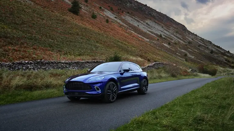 Aston Martin DBX Straight-Six 2022 - Foto ufficiali - 7