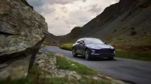 Aston Martin DBX Straight-Six 2022 - Foto ufficiali - 6