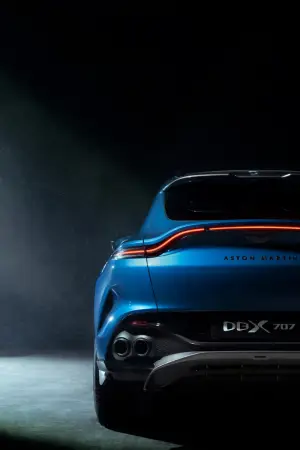 Aston Martin DBX707 - Foto