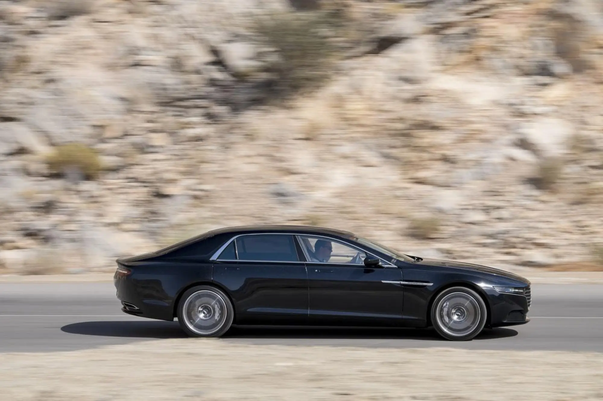 Aston Martin Lagonda 2015 - Test in Oman - 11