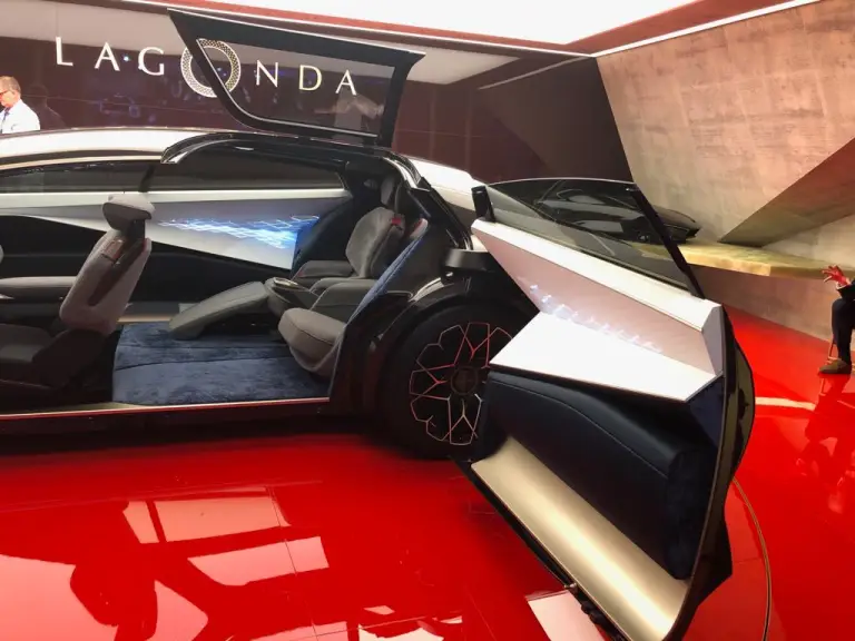Aston Martin Lagonda Vision Concept - Salone di Ginevra 2018 - 5