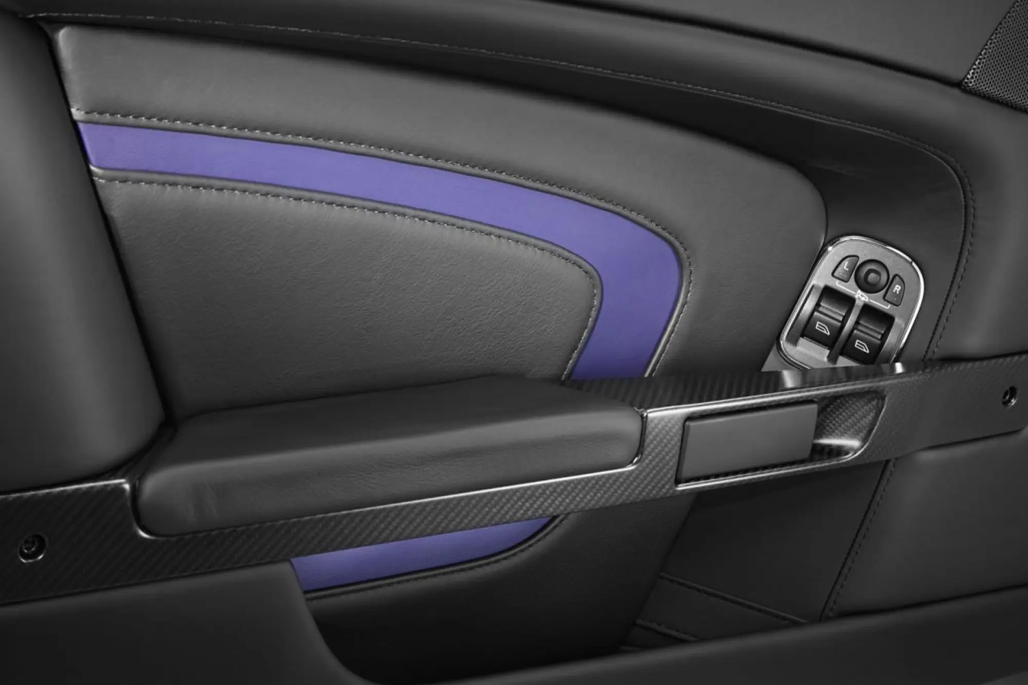 Aston Martin - Pebble Beach 2014 - 25