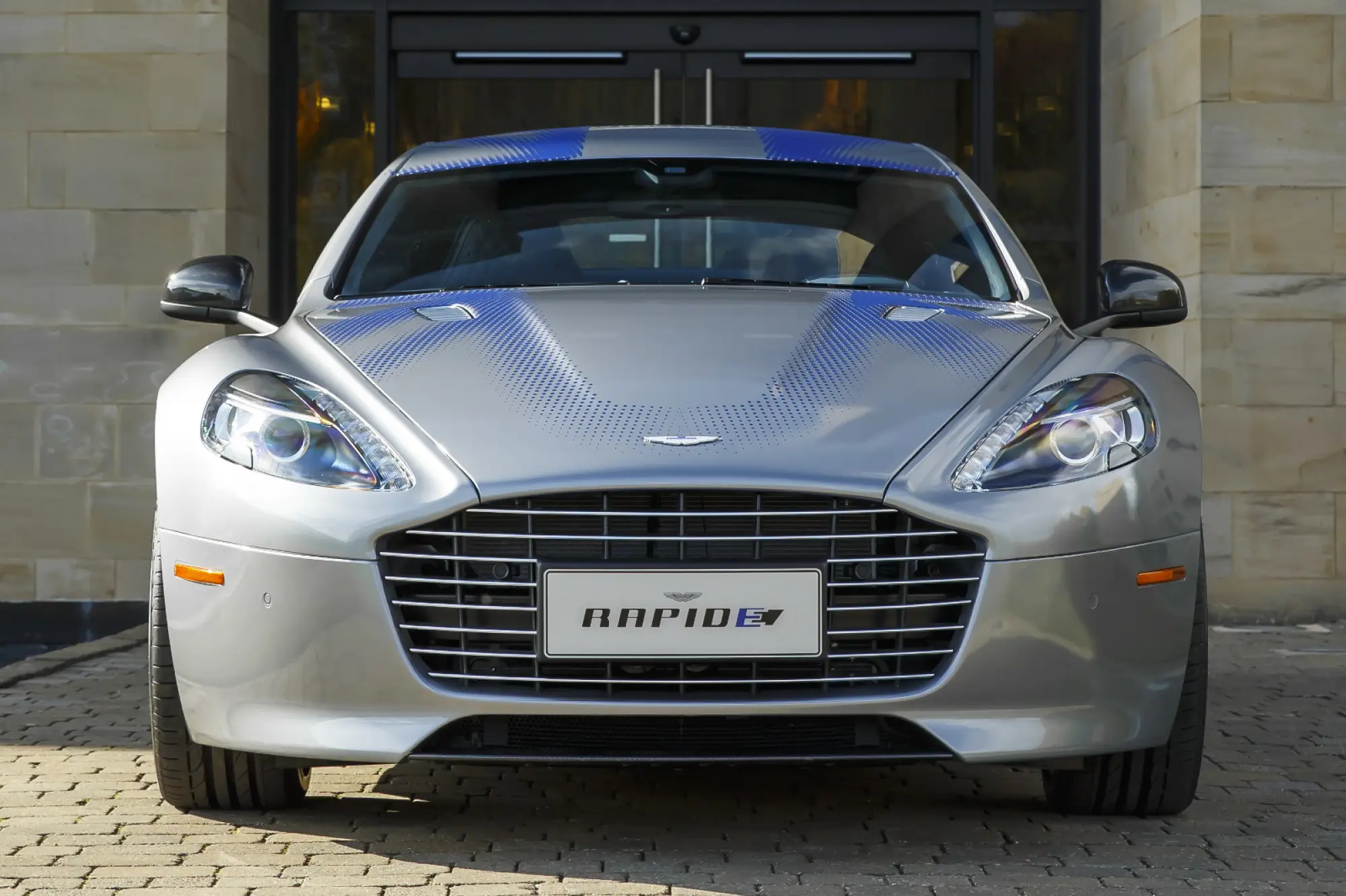 Aston Martin RapidE Concept - 10