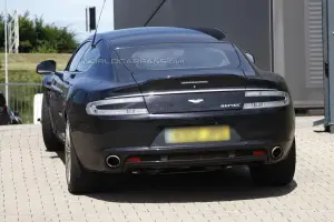 Aston Martin Rapide restyling foto spia agosto 2012