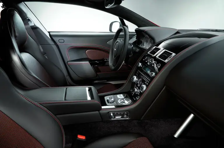 Aston Martin Rapide S - 7