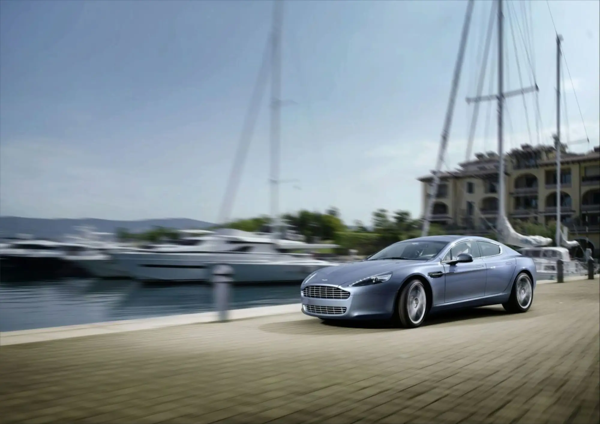 Aston Martin Rapide - 6