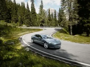 Aston Martin Rapide - 13