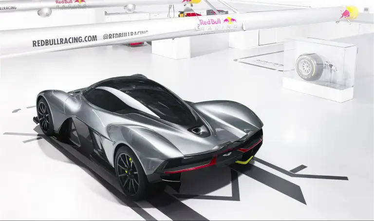 Aston Martin Red Bull AM-RB 001 - 9