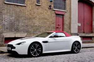 Aston Martin V12 Vantage Roadster ufficiale - 5