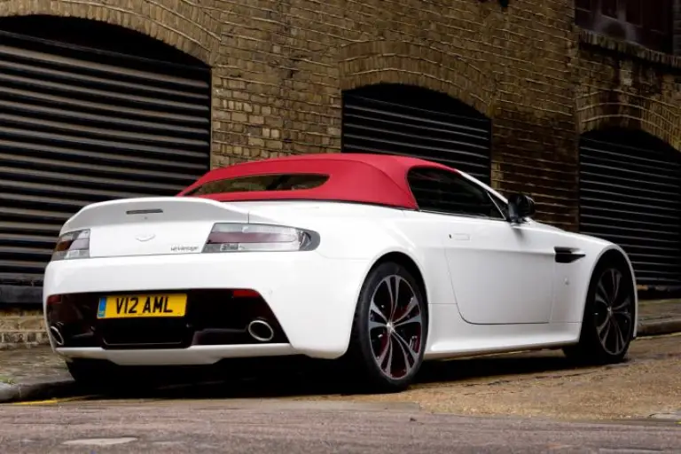 Aston Martin V12 Vantage Roadster ufficiale - 6