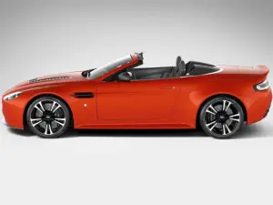 Aston Martin V12 Vantage Roadster