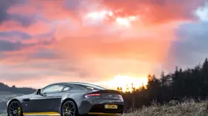 Aston Martin V12 Vantage S e V8 Vantage GTS MY 2017