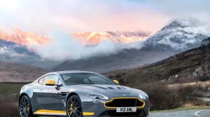 Aston Martin V12 Vantage S e V8 Vantage GTS MY 2017