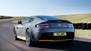 Aston Martin V12 Vantage S e V8 Vantage GTS MY 2017