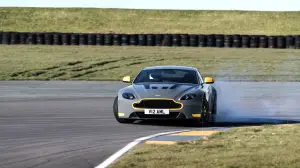 Aston Martin V12 Vantage S e V8 Vantage GTS MY 2017