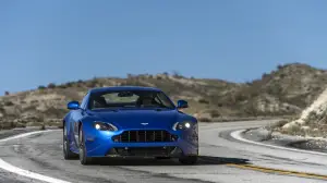 Aston Martin V12 Vantage S e V8 Vantage GTS MY 2017 - 14