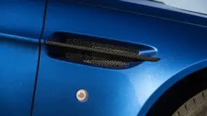 Aston Martin V12 Vantage S e V8 Vantage GTS MY 2017 - 18