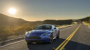 Aston Martin V12 Vantage S e V8 Vantage GTS MY 2017