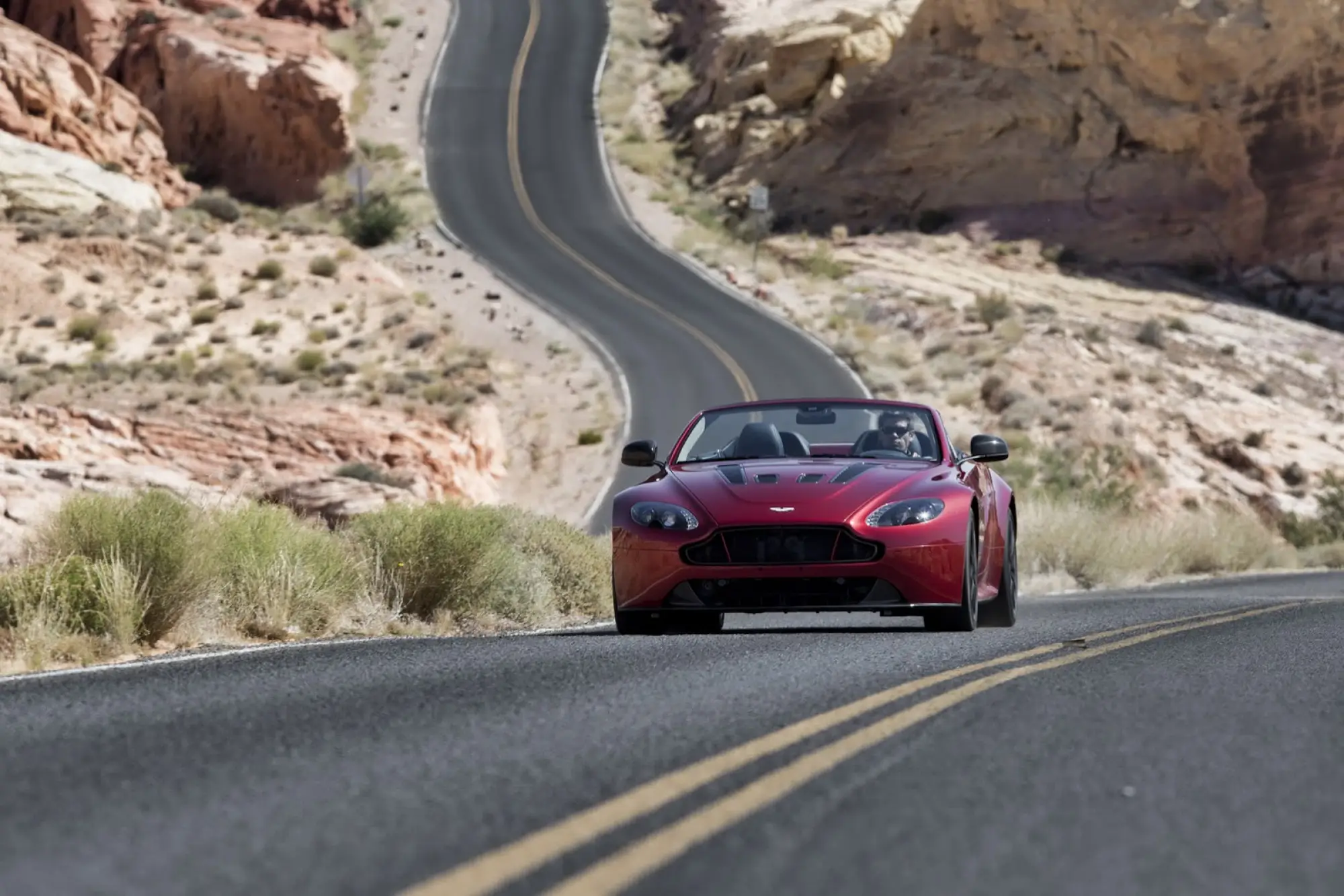 Aston Martin V12 Vantage S Roadster - 2