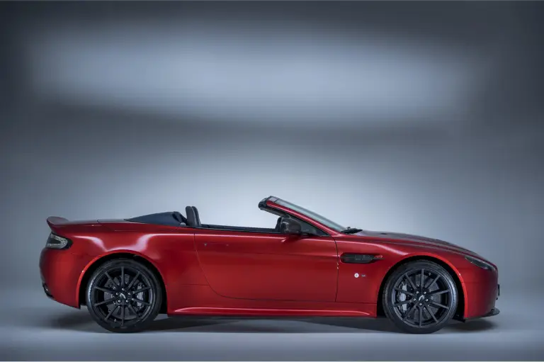 Aston Martin V12 Vantage S Roadster - 3