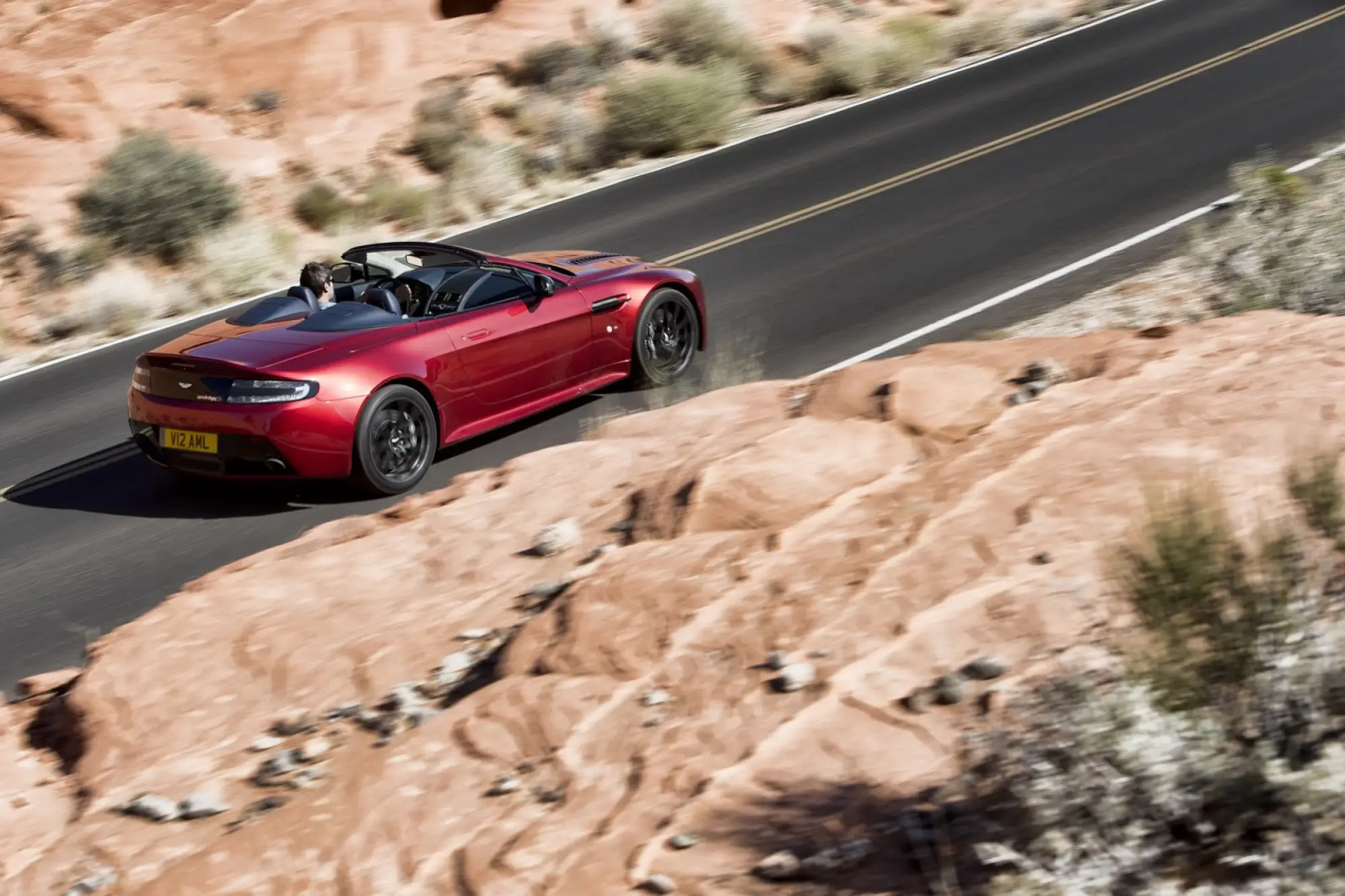 Aston Martin V12 Vantage S Roadster - 35