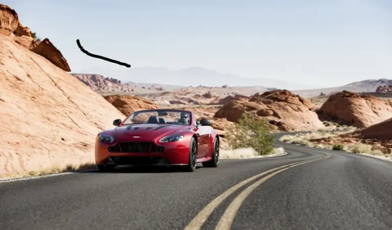 Aston Martin V12 Vantage S Roadster - 38