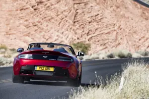 Aston Martin V12 Vantage S Roadster - 39