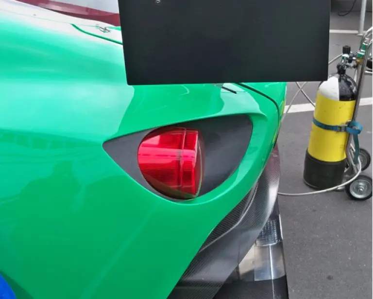 Aston Martin V12 Zagato al Nurburgring - 9