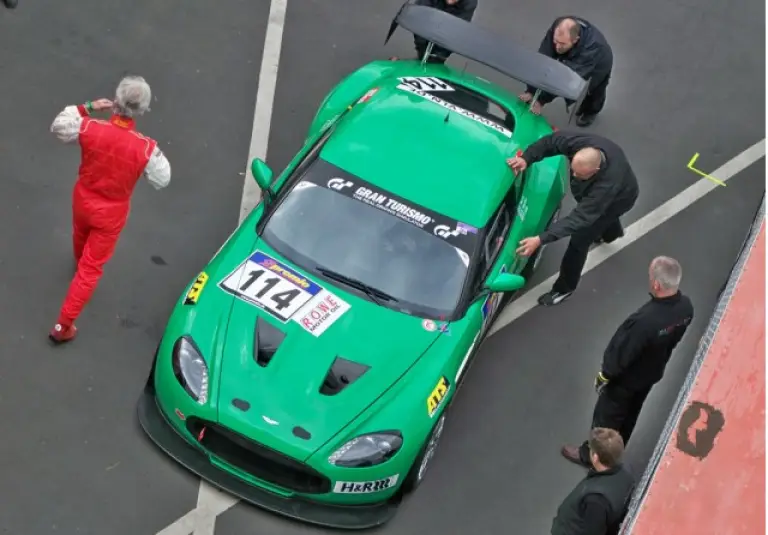 Aston Martin V12 Zagato al Nurburgring - 15