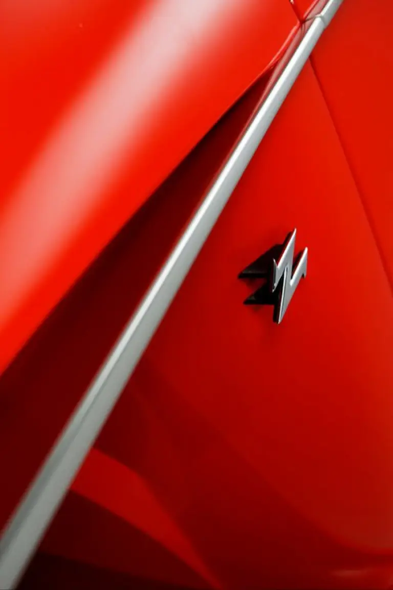Aston Martin V12 Zagato - 4