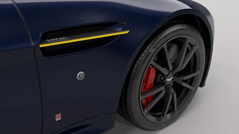 Aston Martin V8 e V12 Vantage S - Red Bull Racing Edition - 11