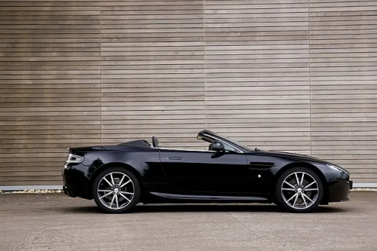 Aston Martin V8 Vantage N420 Roadster - 10