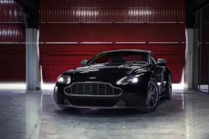 Aston Martin V8 Vantage N430 - 12