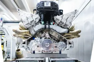 Aston Martin Valkyrie - Motore