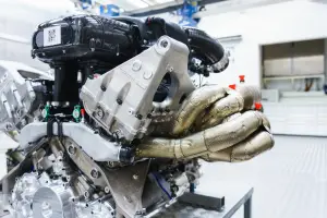 Aston Martin Valkyrie - Motore