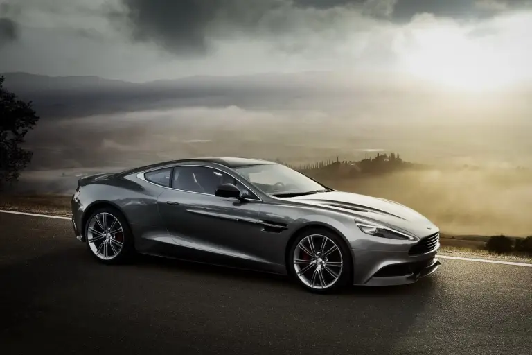 Aston Martin Vanquish 2012 nuove immagini - 10