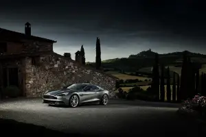 Aston Martin Vanquish 2012 nuove immagini