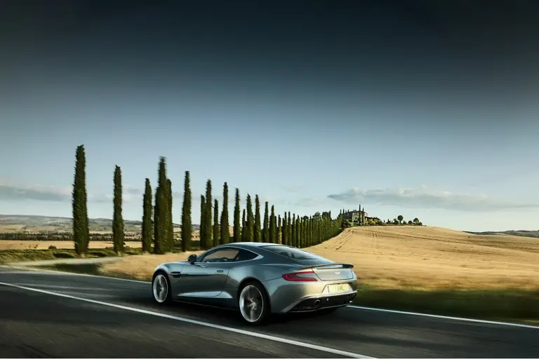 Aston Martin Vanquish 2012 nuove immagini - 15