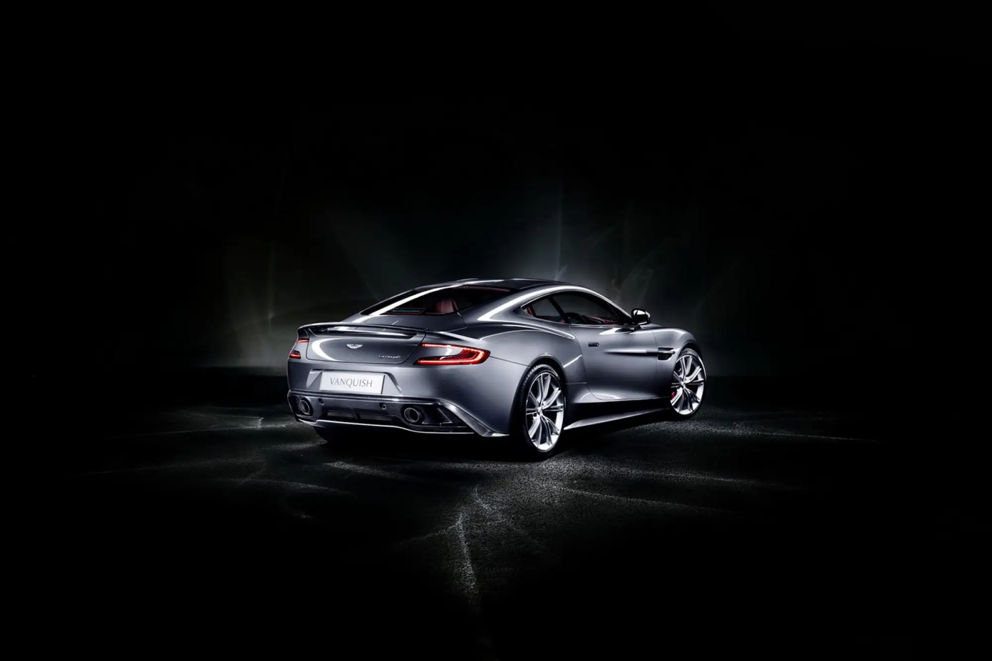 Aston Martin Vanquish 2012 nuove immagini - 24