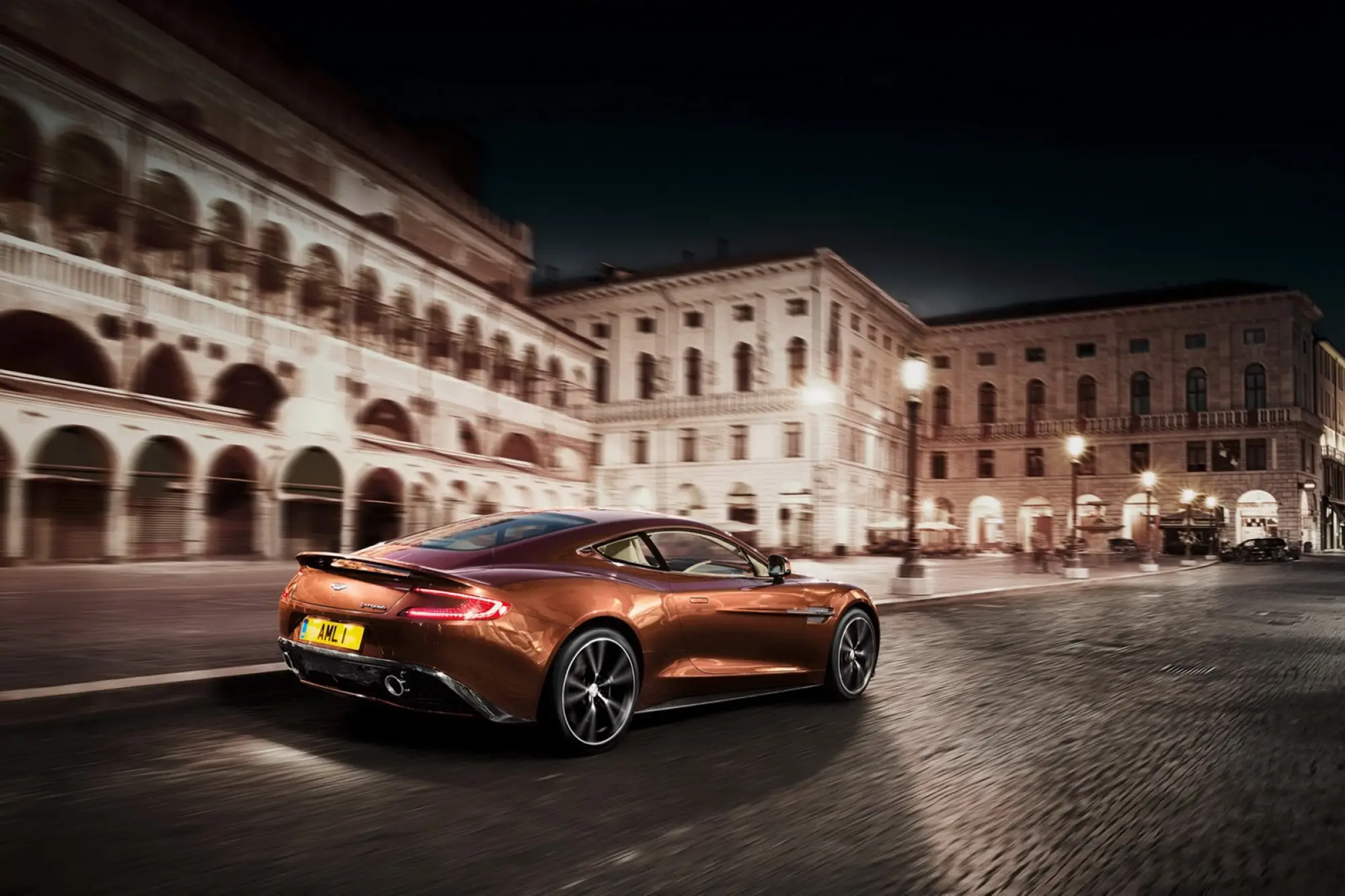 Aston Martin Vanquish 2012 nuove immagini - 26