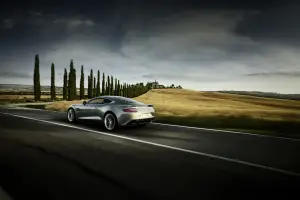 Aston Martin Vanquish 2012 nuove immagini