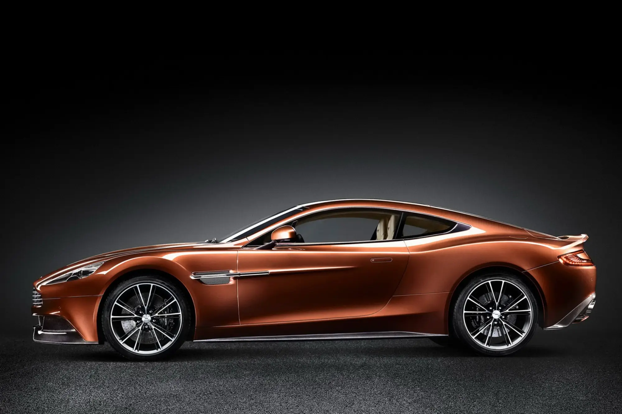 Aston Martin Vanquish 2012 nuove immagini - 34